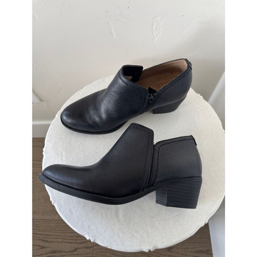 naturalizer ZARIE Black Leather Block Heel Ankle Booties Women’s Size 6.5 WIDE